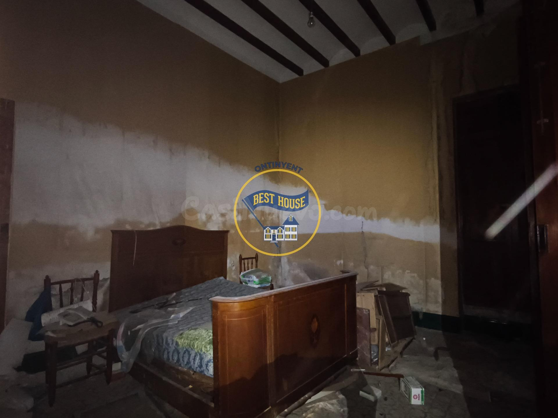 Atención Inversores!! Hermosa casa para reformar en el centr - foto 5