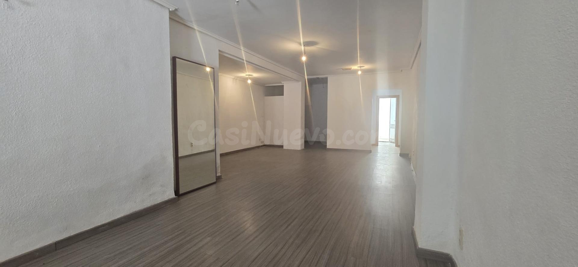 Local comercial en venta en pleno centro de Lliria - foto 2