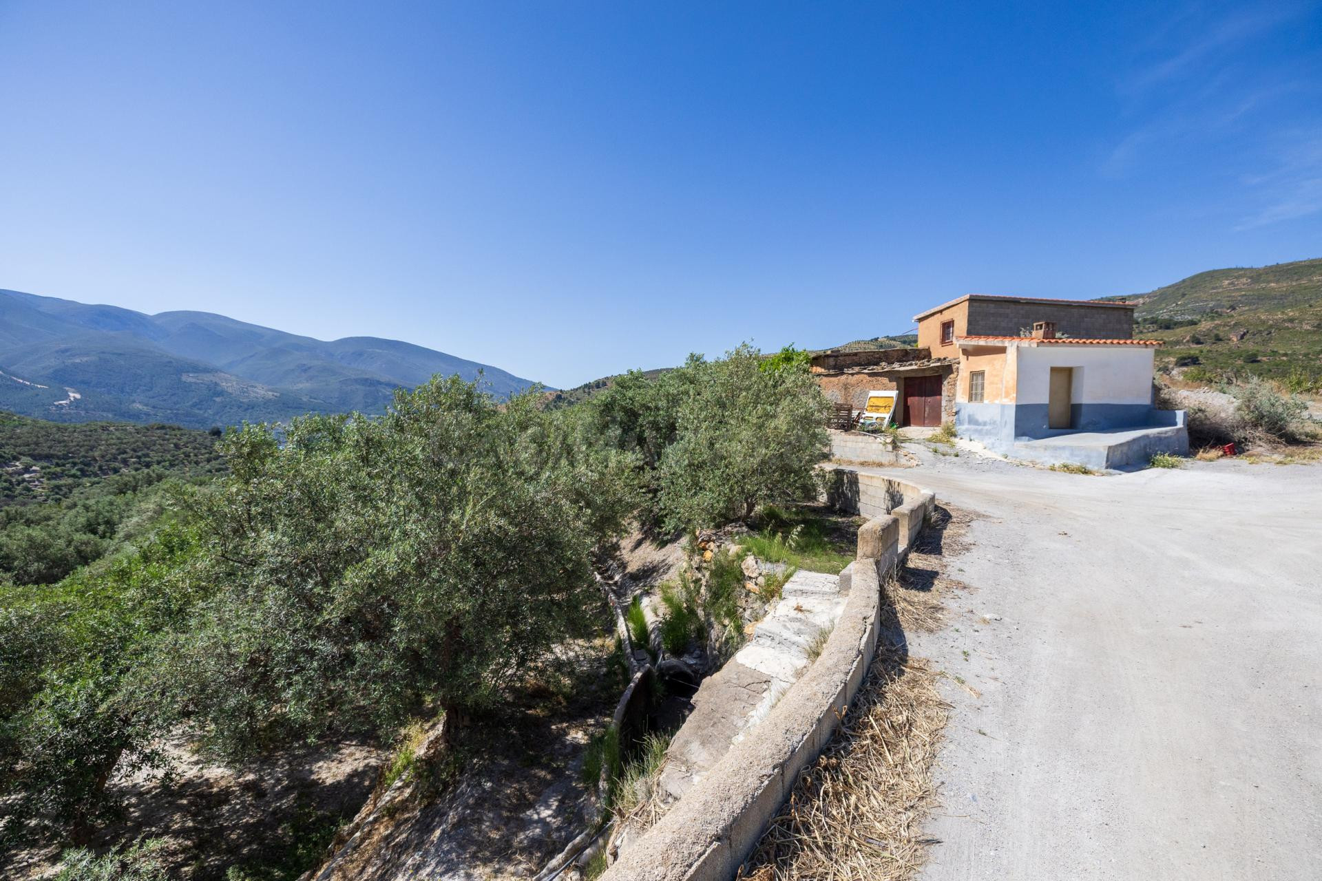 FINCAS RÚSTICAS EN Lanjarón – NATURALEZA, ACCESO EXCELENTE Y GRAN POTENCIAL