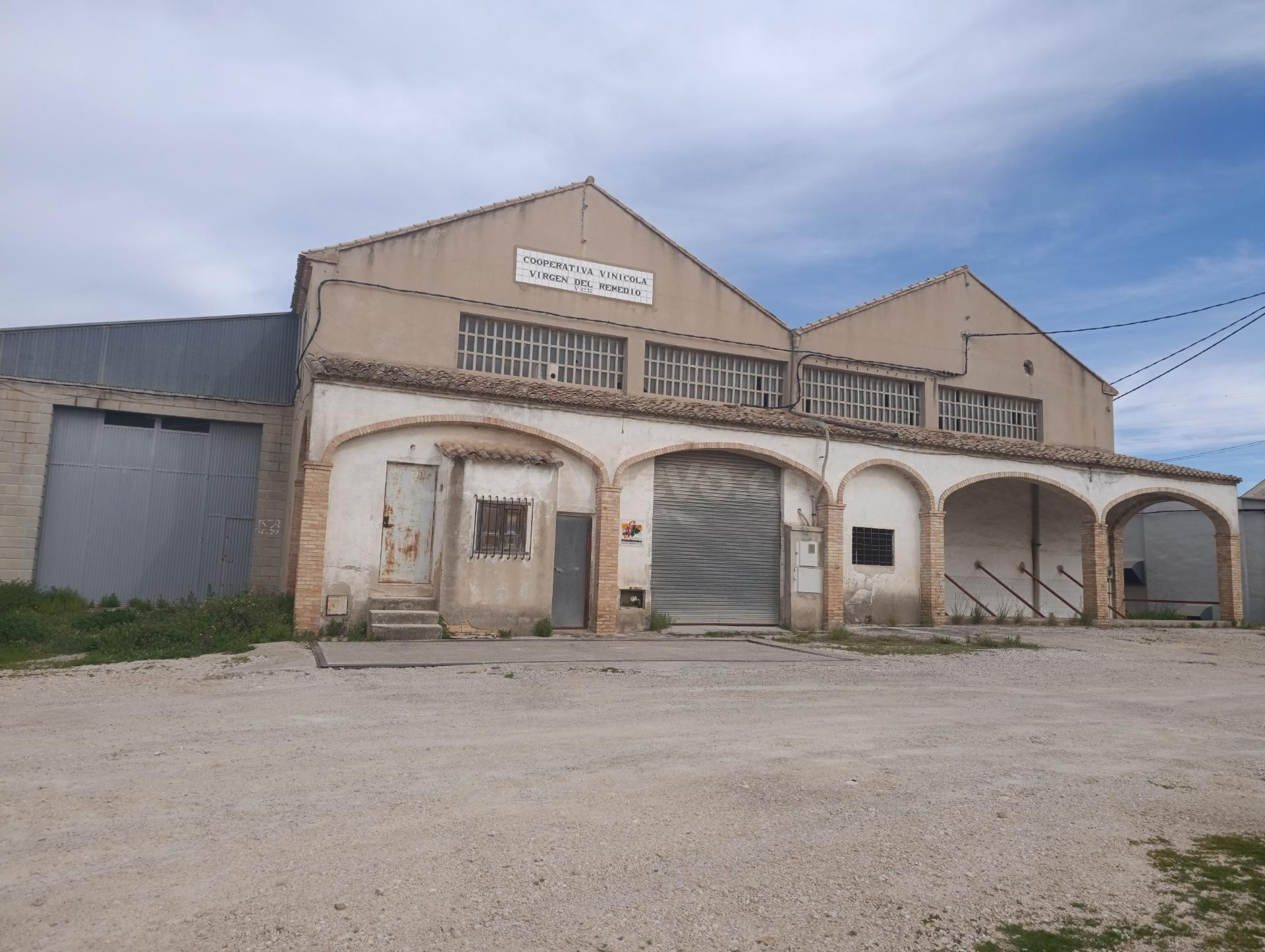 Amplia Nave Industrial en Venta en Albaida - Oportunidad de  - foto 3