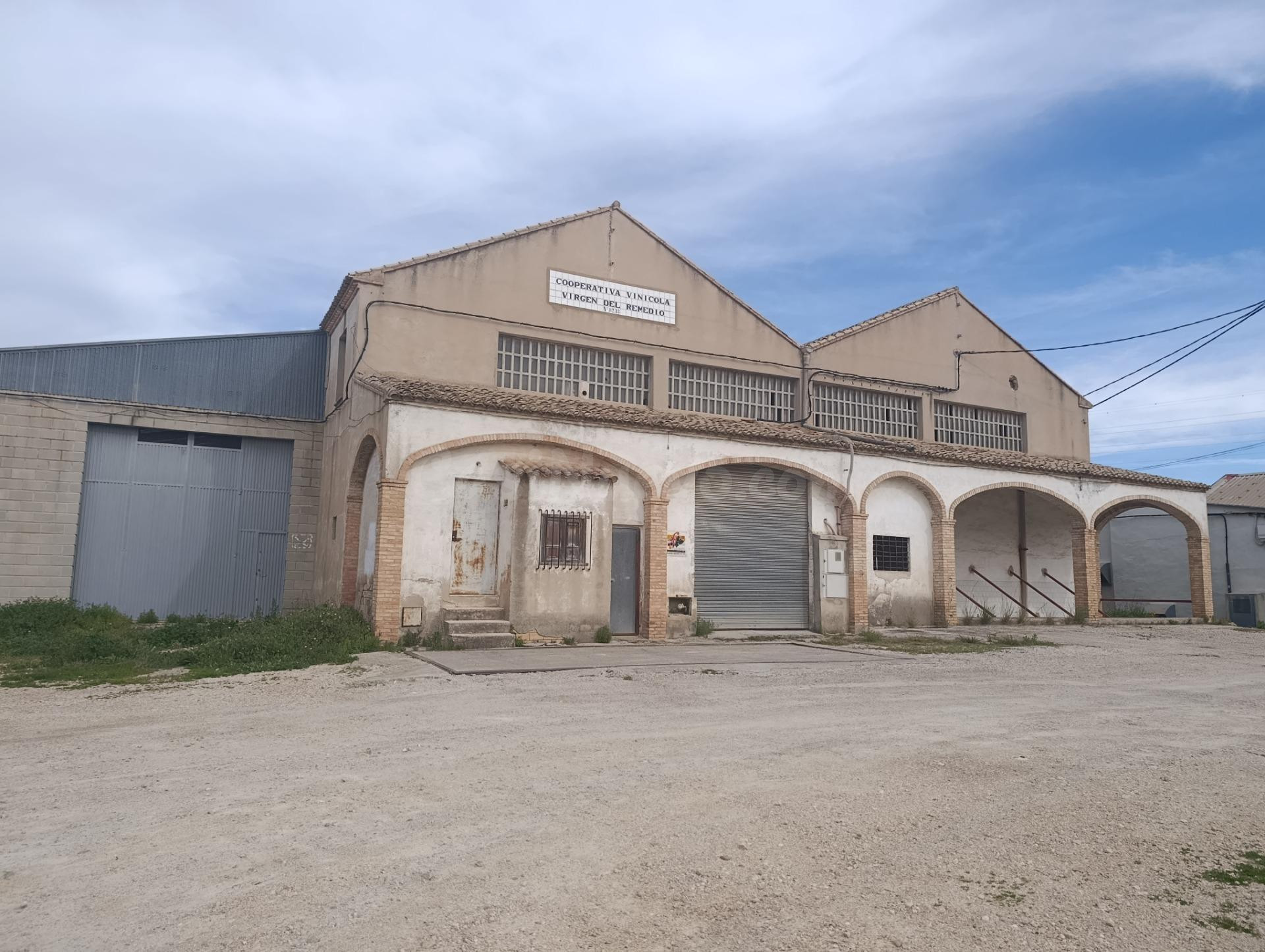 Amplia Nave Industrial en Venta en Albaida - Oportunidad de  - foto 4