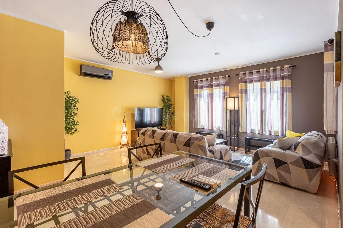 Piso en Monachil con 2 habitaciones y 2 baños y terraza comu