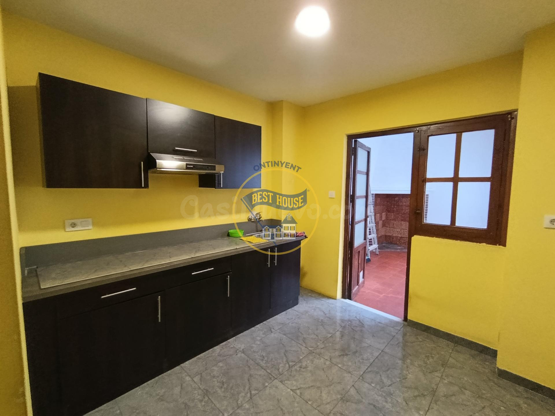 Oportunidad Amplio Piso de cinco dormitorios en Ontinyent - foto 2