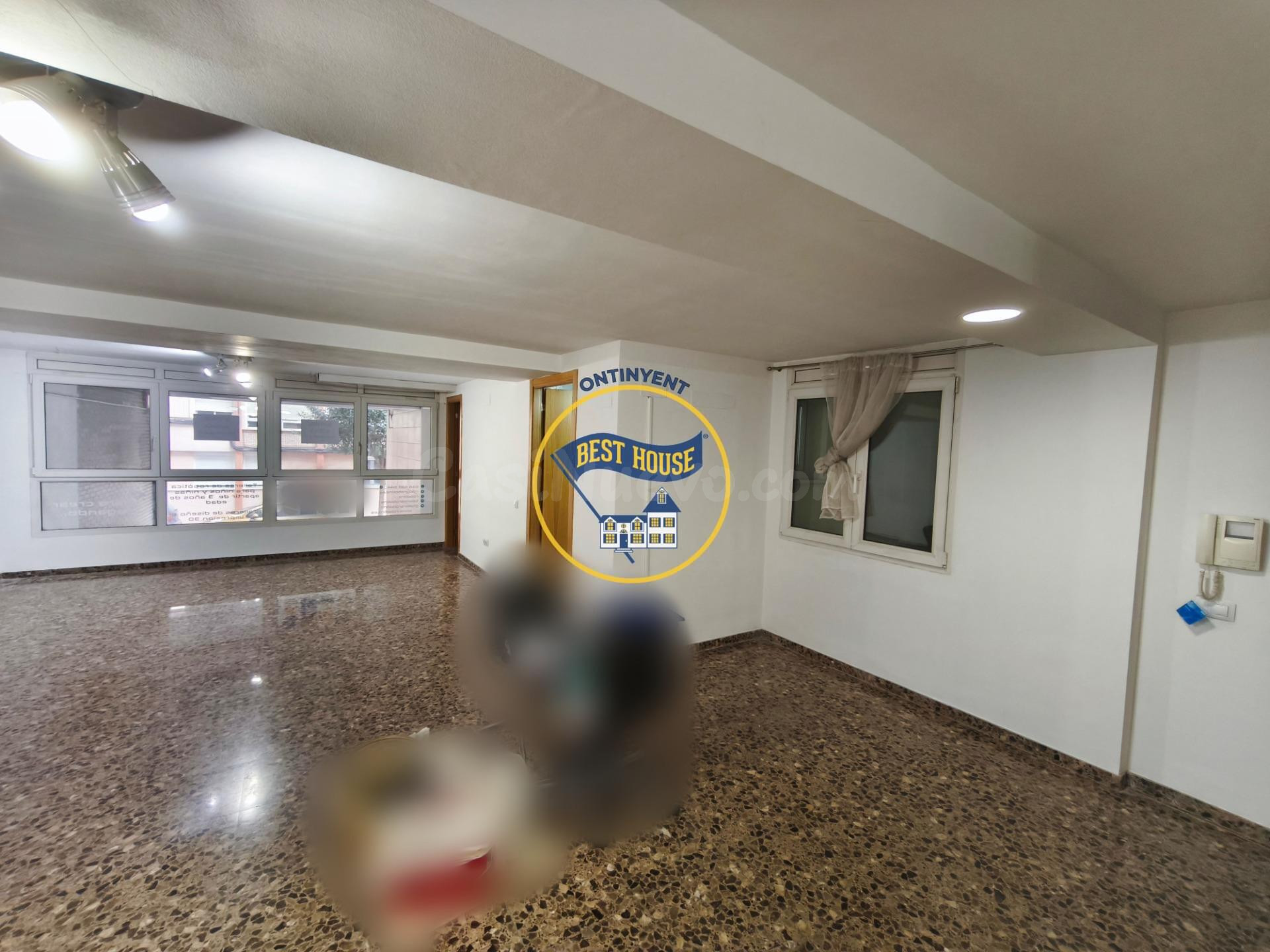 ¡OPORTUNIDAD EN ONTINYENT! Fabuloso local entresuelo muy cén - foto 2
