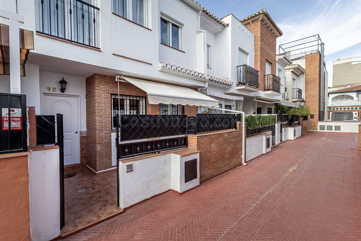 Encantadora adosada familiar en Gójar