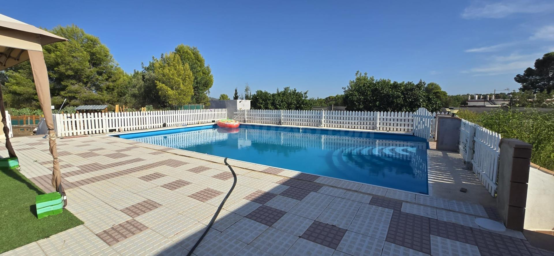CHALET CON PISCINA Y GRAN PARCELA EN VILAMARXANT - foto 4