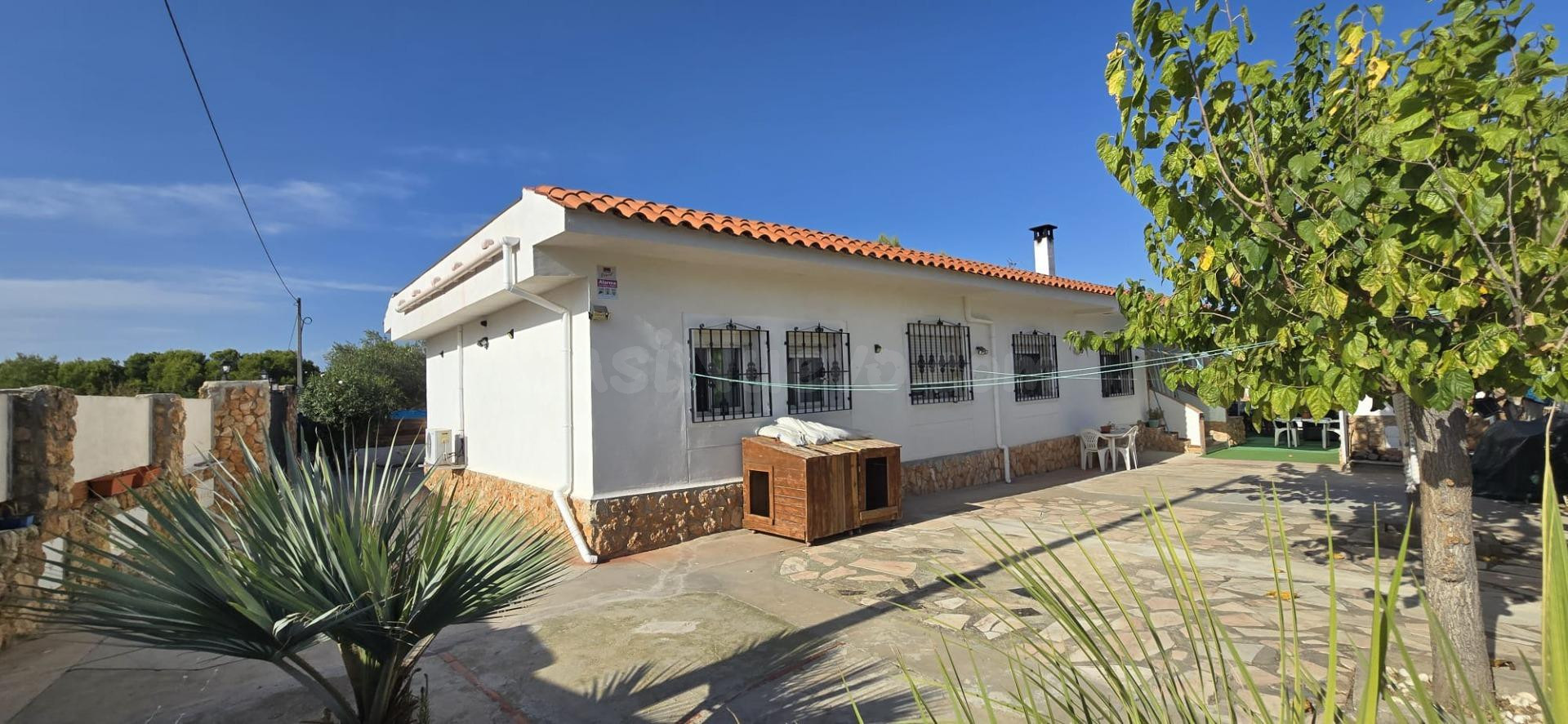 CHALET CON PISCINA Y GRAN PARCELA EN VILAMARXANT - foto 5