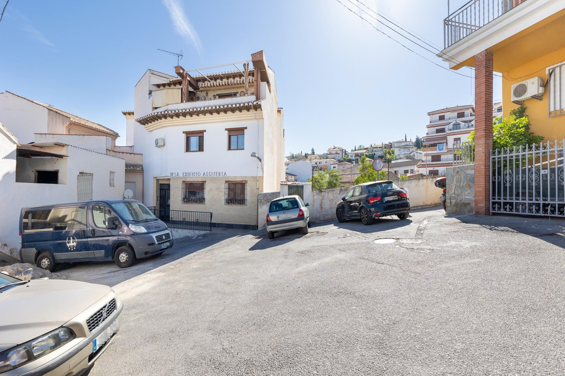 ÁTICO CON PLAZA DE GARAJE Y 2 TRASTEROS, EN ZONA MEDIA DEL B - foto 2