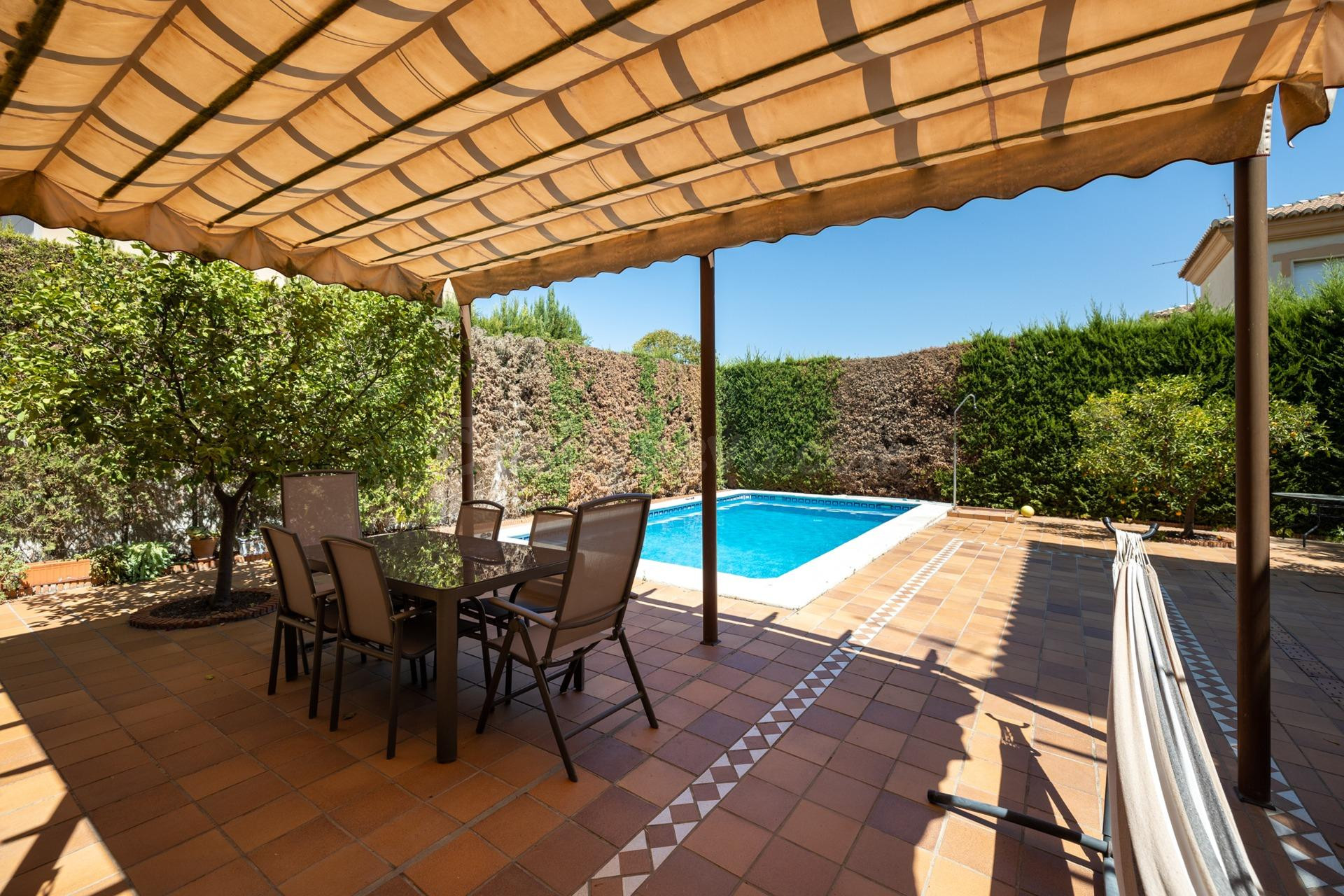 Preciosa Casa Pareada en Urbanización El Ventorrilo (Vegas d - foto 3