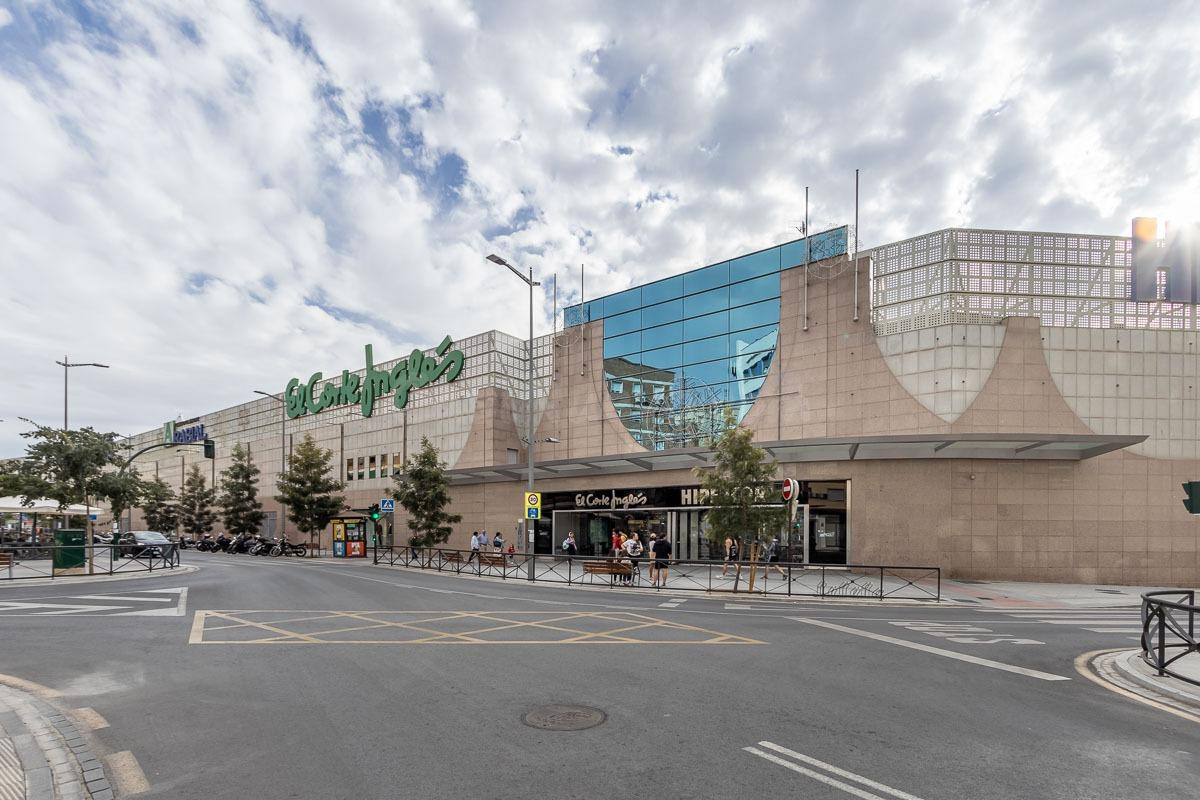 LOCAL COMERCIAL EN ARABIAL JUNTO HIPERCOR