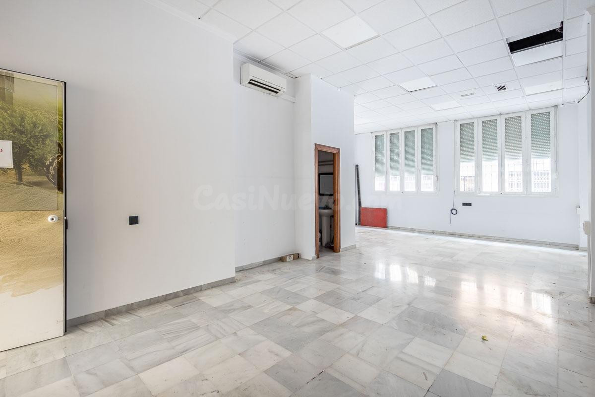 LOCAL COMERCIAL EN ARABIAL JUNTO HIPERCOR - foto 2