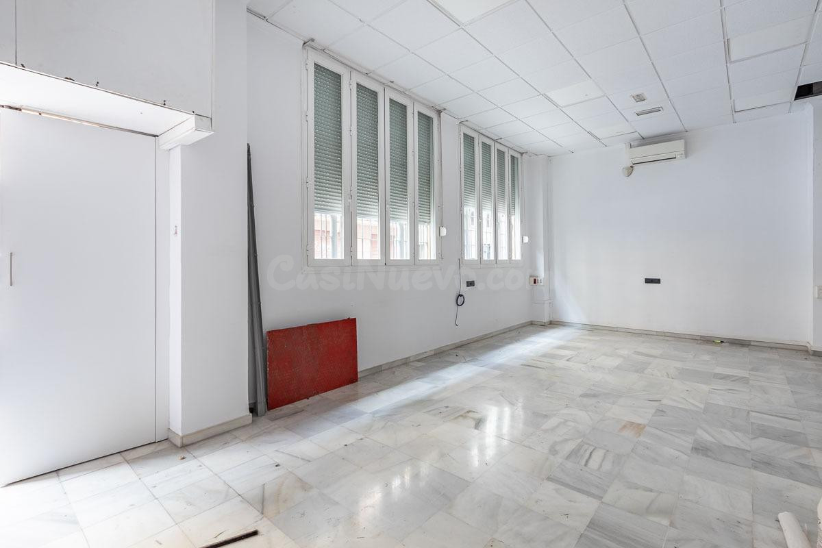 LOCAL COMERCIAL EN ARABIAL JUNTO HIPERCOR - foto 3