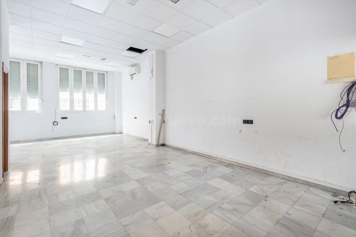 LOCAL COMERCIAL EN ARABIAL JUNTO HIPERCOR - foto 4