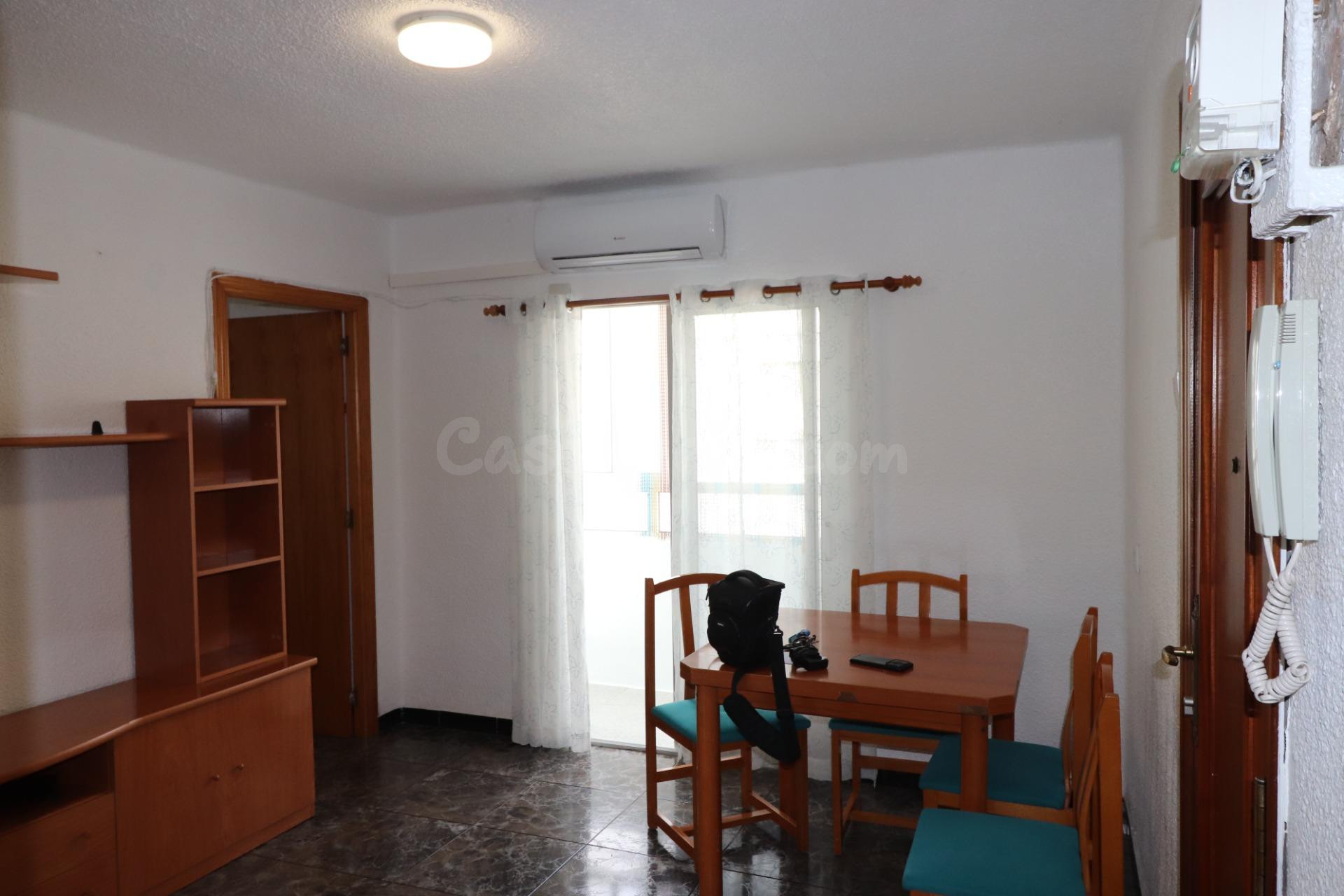 Segundo piso con 3 habitaciones en zona Las 300