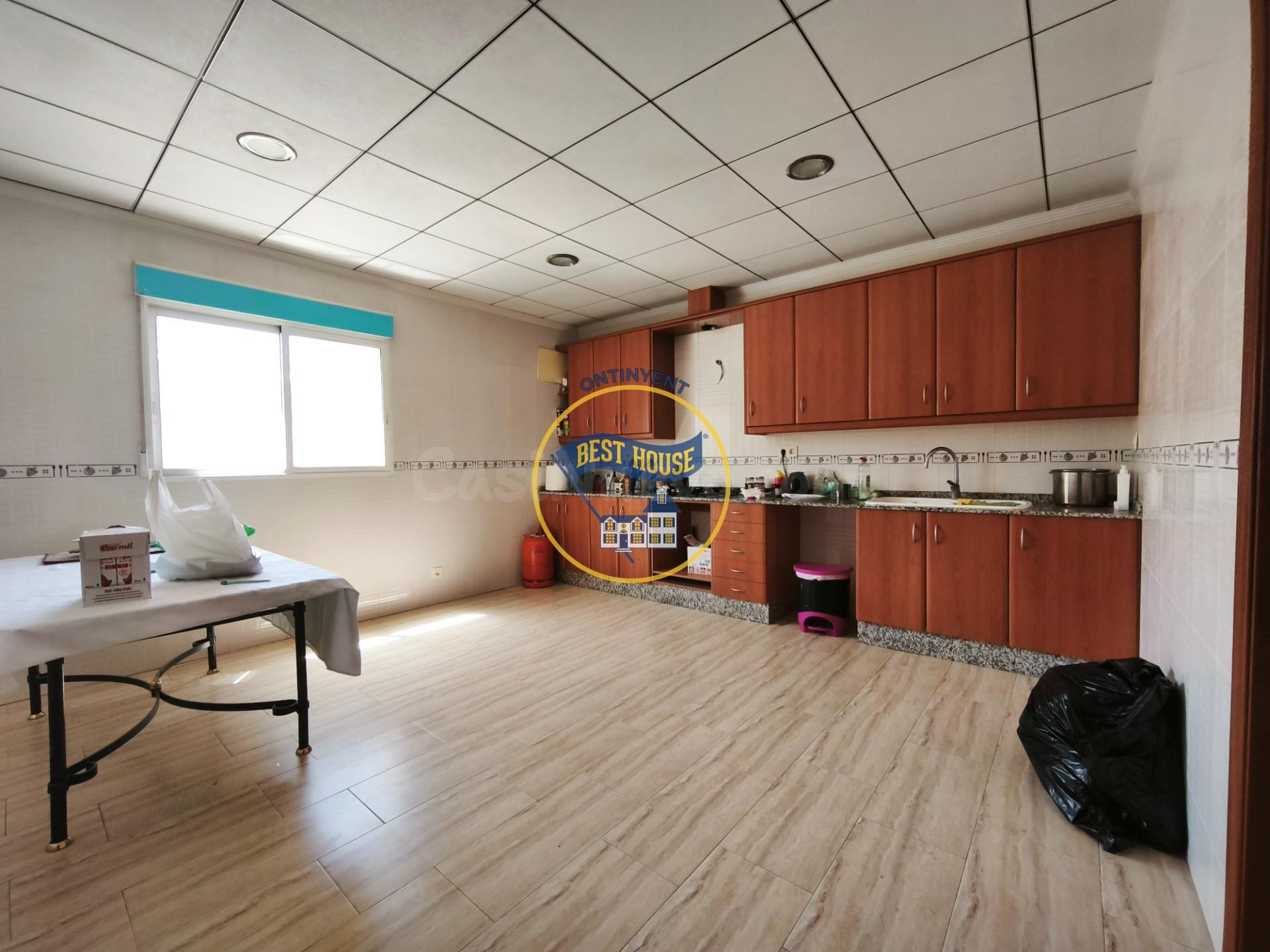 Gran Edificio Polivalente de 564 m2: Ideal como Nave Comerci - foto 3