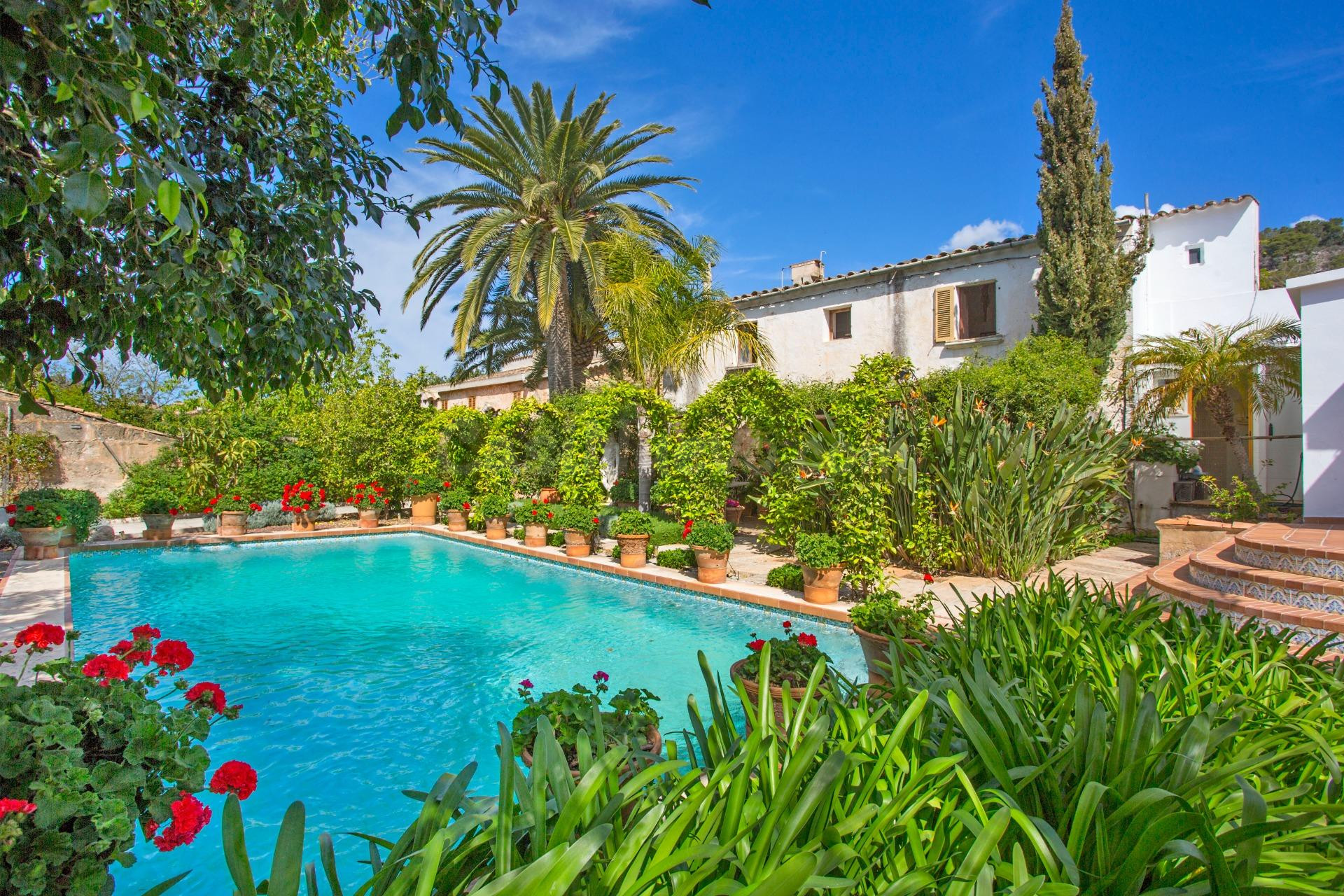CASA DE PUEBLO MALLORQUINA CON GRAN POTENCIAL EN ESPECTACULA - foto 2