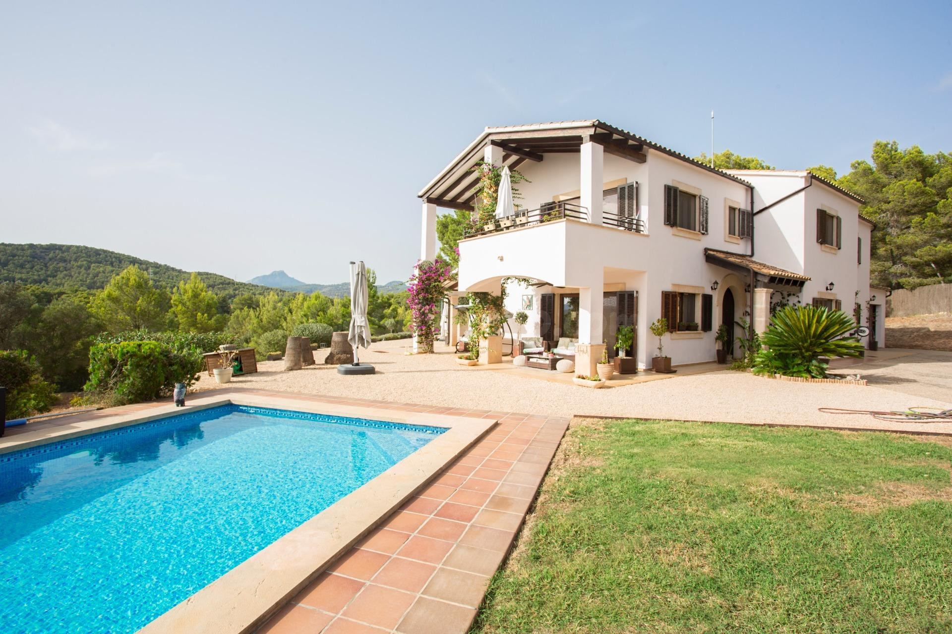ENCANTADORA FINCA MEDITERRANEA EN LAS FUERAS DE CALVIA CON V