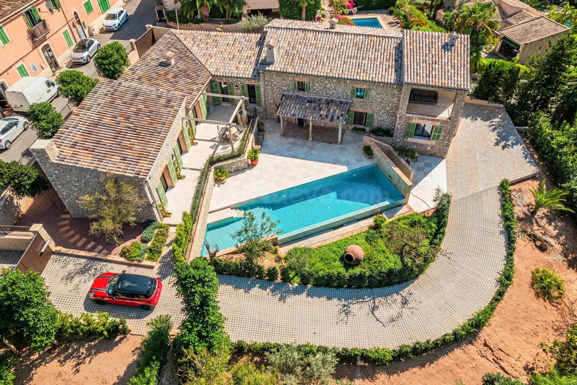 VILLA DE LUJO DE ENSUEÑO EN EL ACOGEDOR PUEBLO DE ES CAPDELL - foto 2
