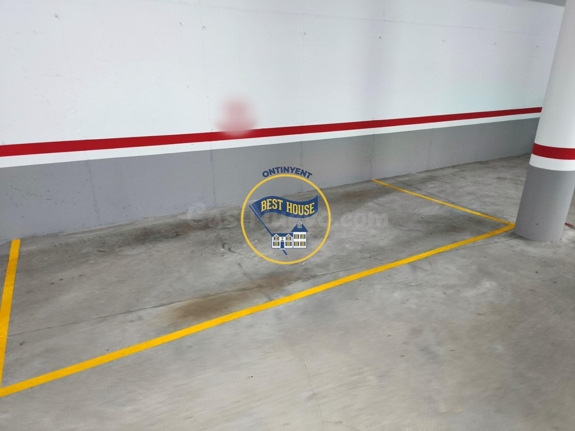 PLAZA DE GARAJE AMPLIA Y ACCESIBLE EN AGULLENT