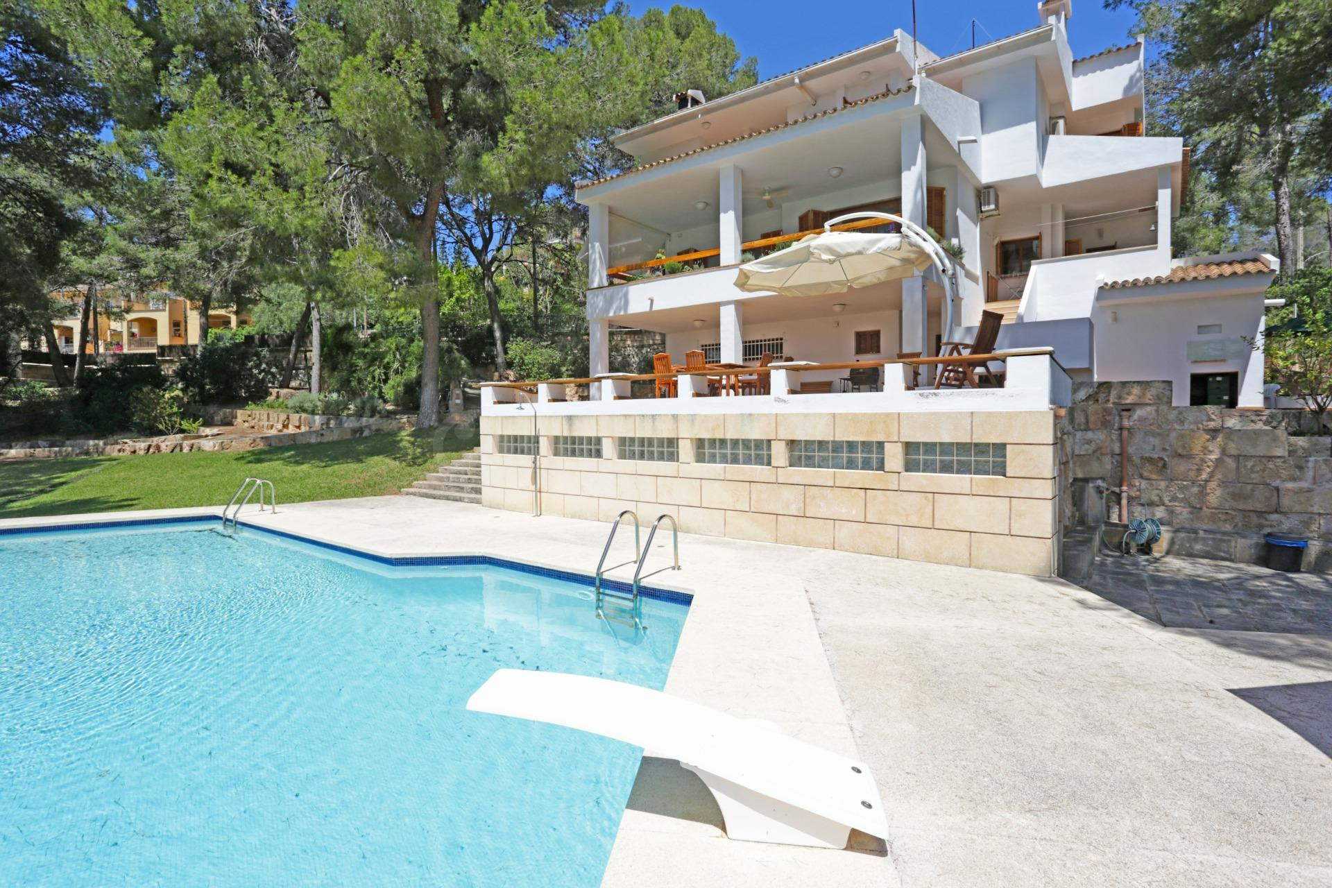 FANTÁSTICA VILLA MEDITERRANEA EN SANTA PONSA CON GRAN POTENC