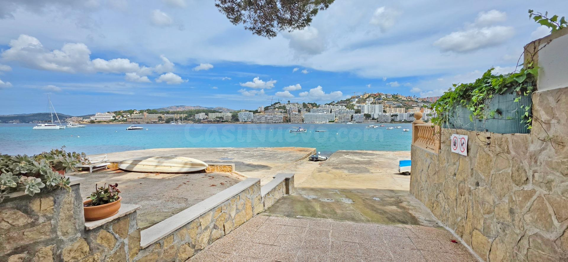 APARTAMENTO EN PRIMERA LÍNEA CON ACCESO DIRECTO AL MAR EN SA