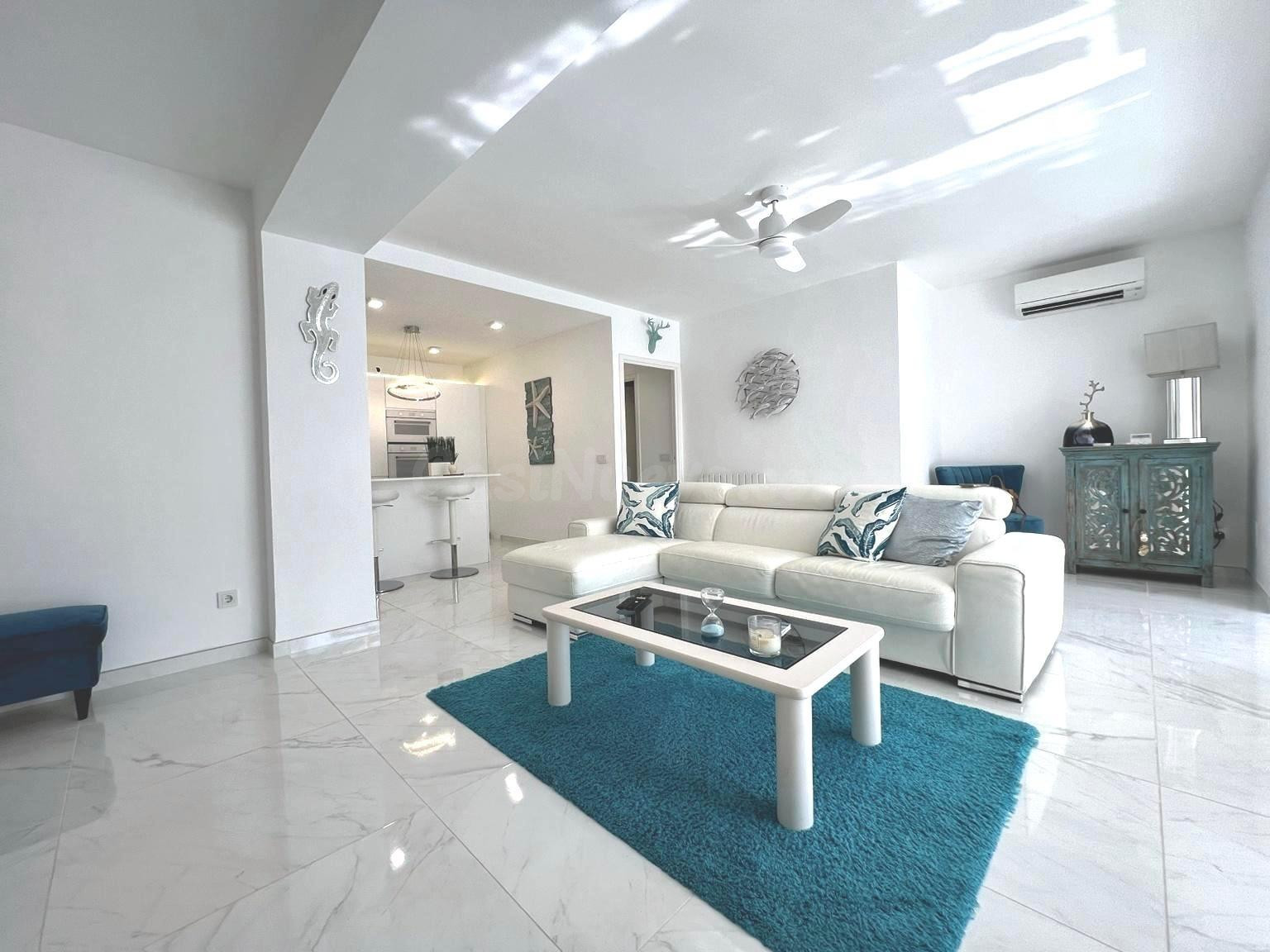 Chalet Adosado Totalmente Renovado en Palmanova -Junto al Ma