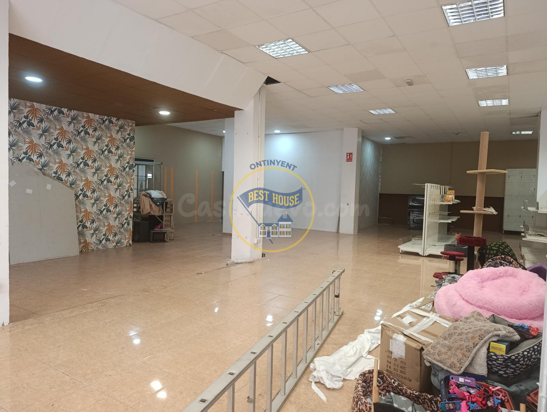 Amplio local planta baja chaflanero en venta y alquiler en O - foto 4