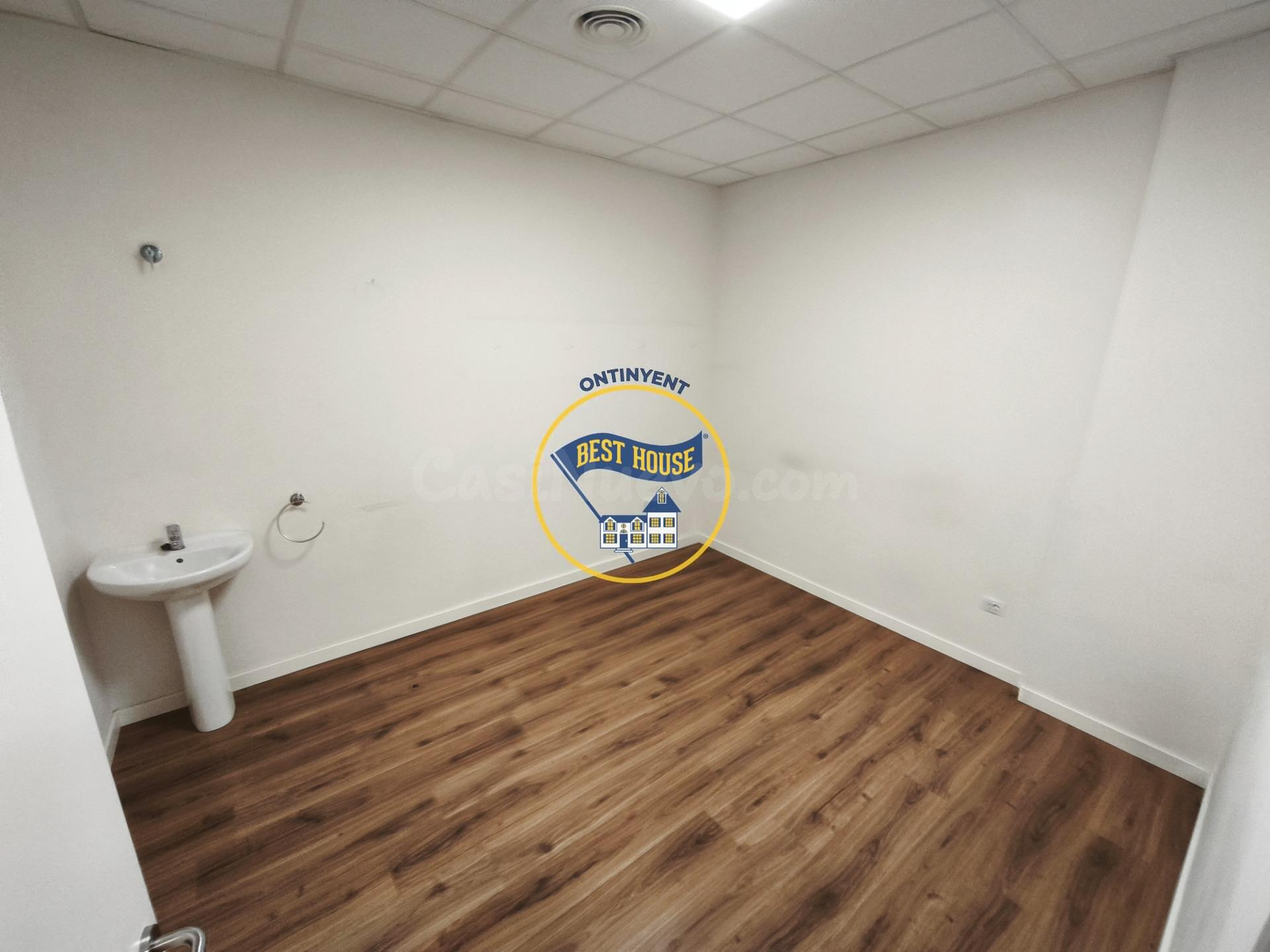 ESPECTACULAR LOCAL EN ALQUILER CON 230M2 EN ZONA PREFERENCIA - foto 3