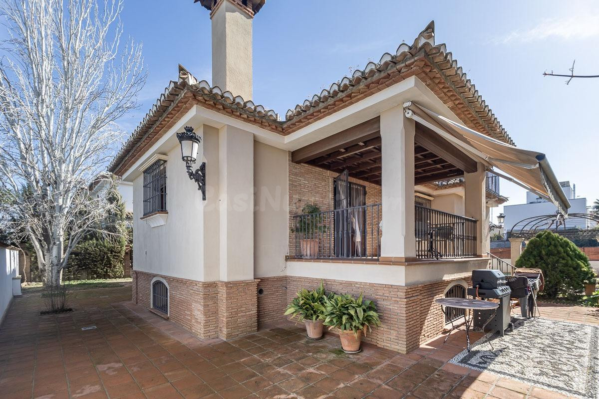INCREÍBLE CHALET INDEPENDIENTE EN ZONA PRIVILEGIADA - foto 3