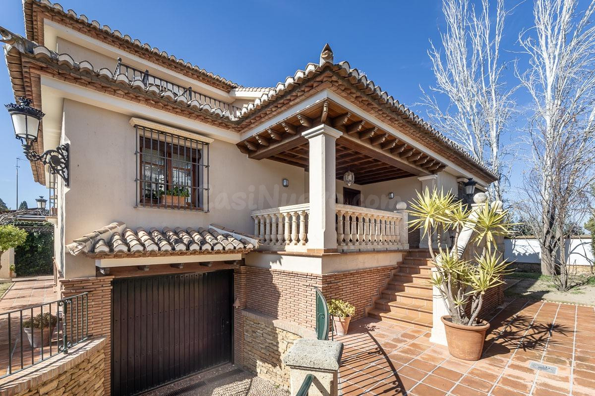 INCREÍBLE CHALET INDEPENDIENTE EN ZONA PRIVILEGIADA - foto 4