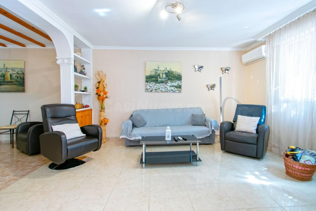 Vivienda adosada en Montequinto con club social y licencia V - foto 4