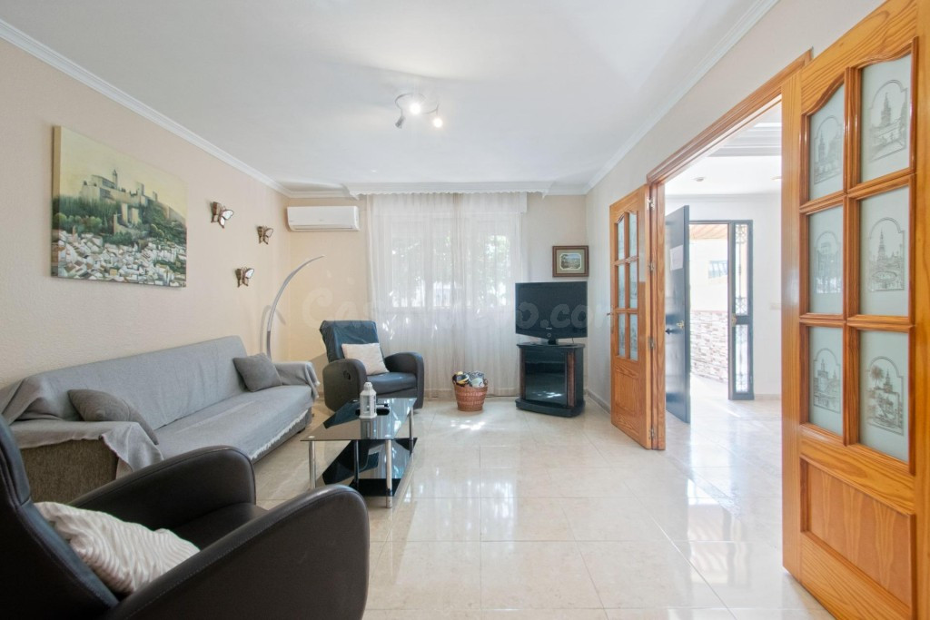 Vivienda adosada en Montequinto con club social y licencia V - foto 5