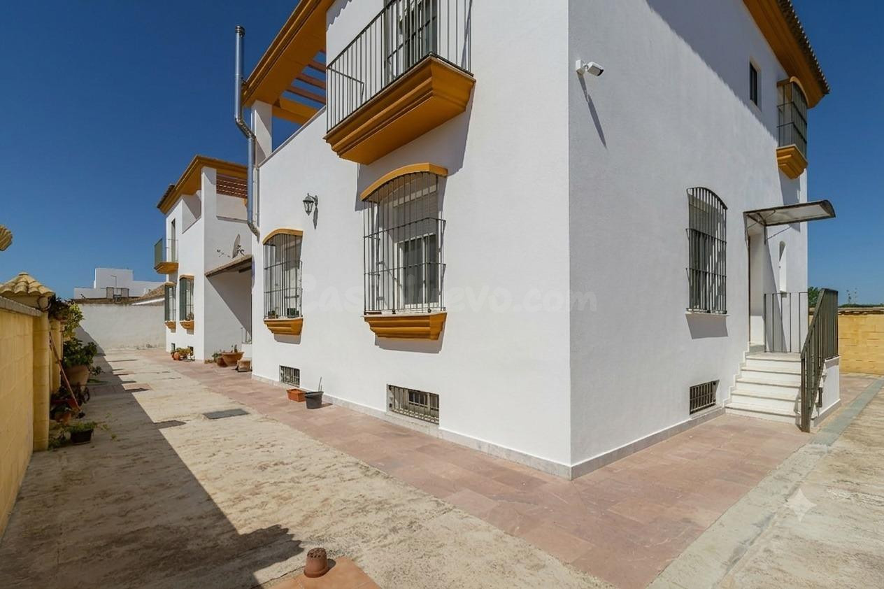 CASA PAREADA EN EL PUERTO DE SANTA MARIA A ESTRENAR - foto 2