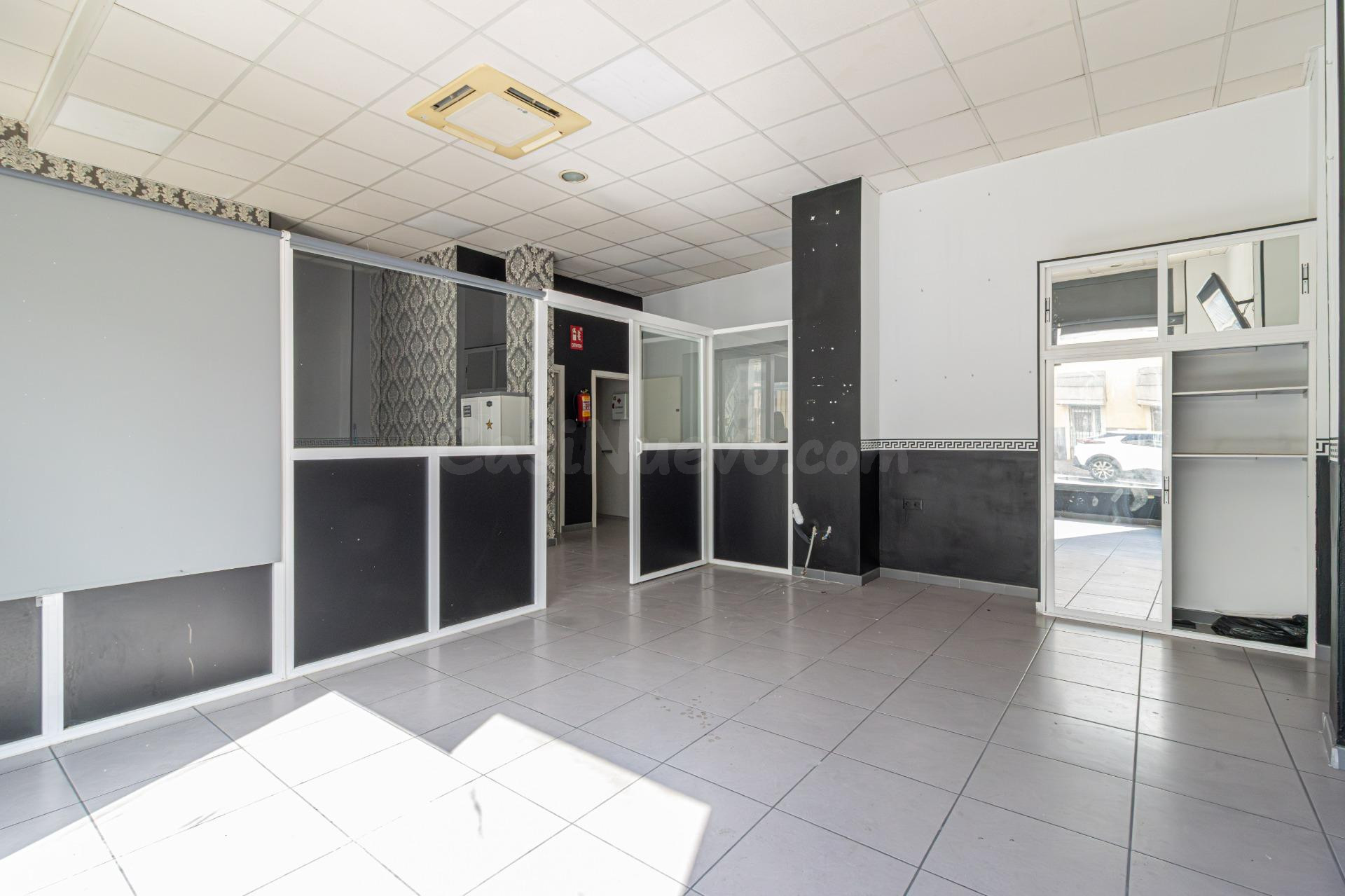 ¡Tu próximo negocio empieza aquí! Local con encanto y muchas - foto 3