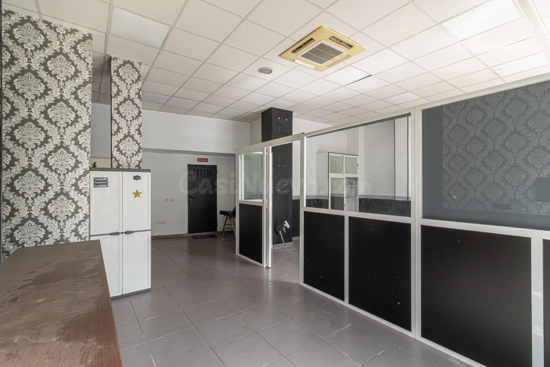 ¡Tu próximo negocio empieza aquí! Local con encanto y muchas - foto 4