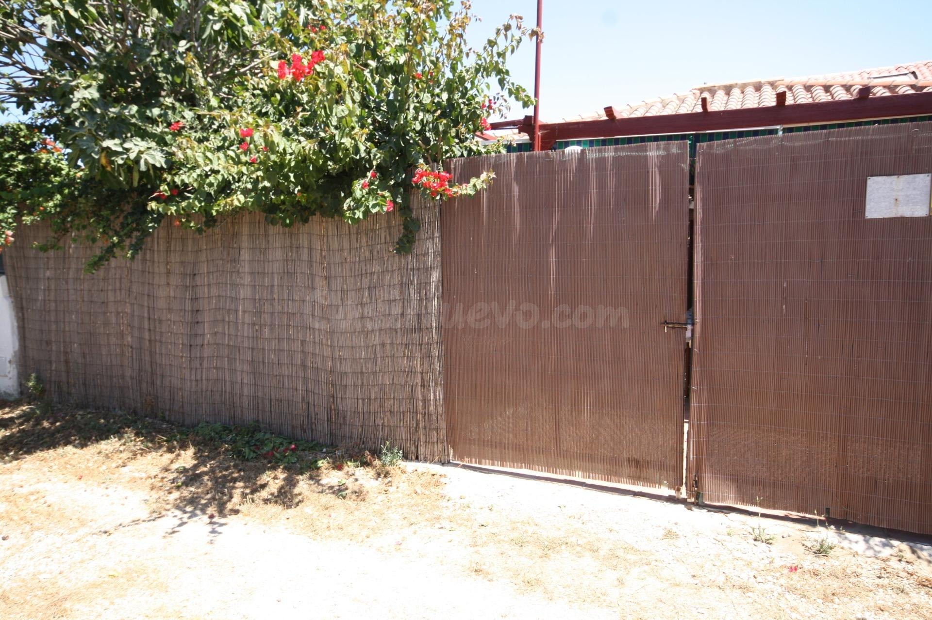 magnifica casa  a tan solo 300 metros de la playa de aguadulce - foto 4