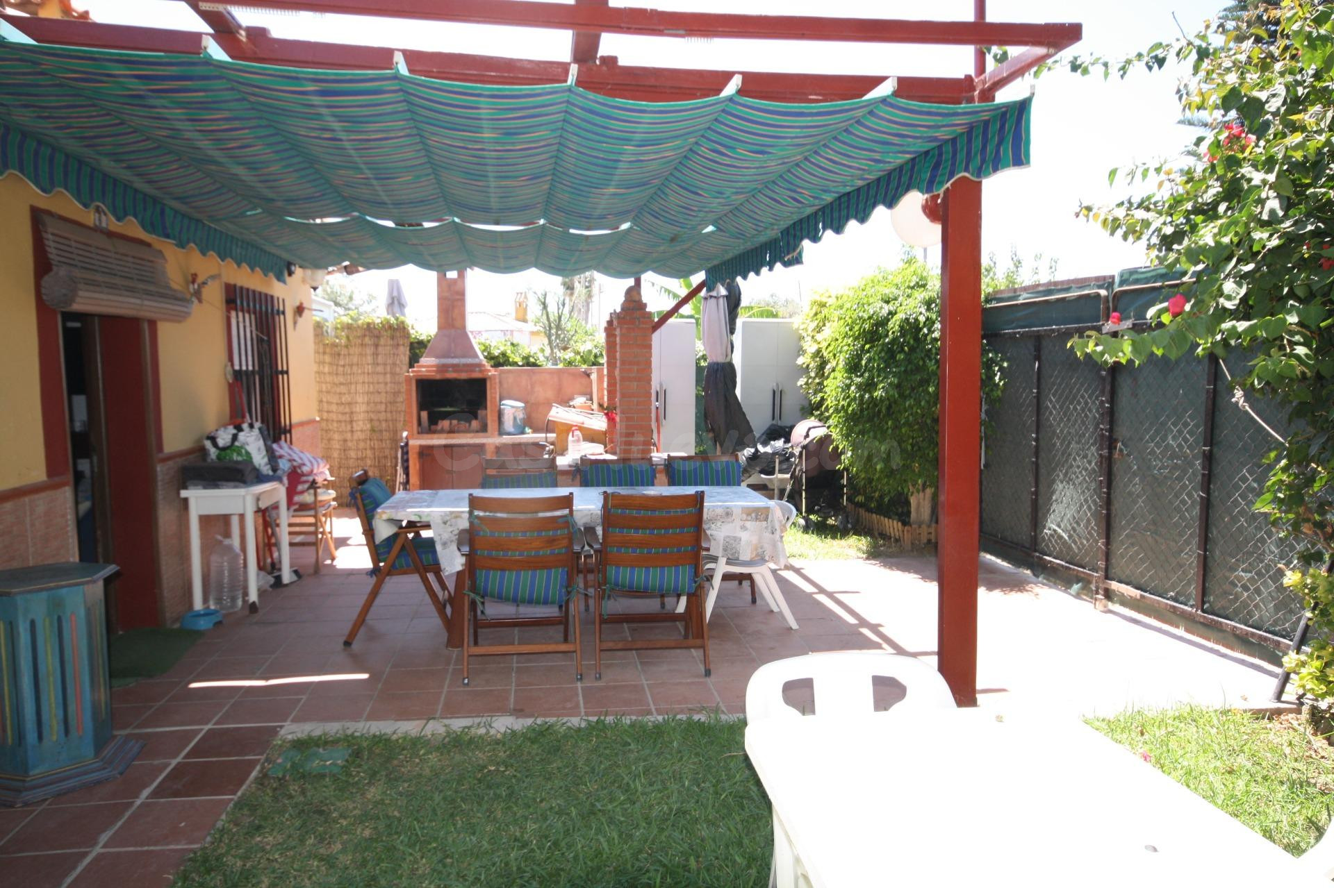 magnifica casa  a tan solo 300 metros de la playa de aguadulce - foto 5