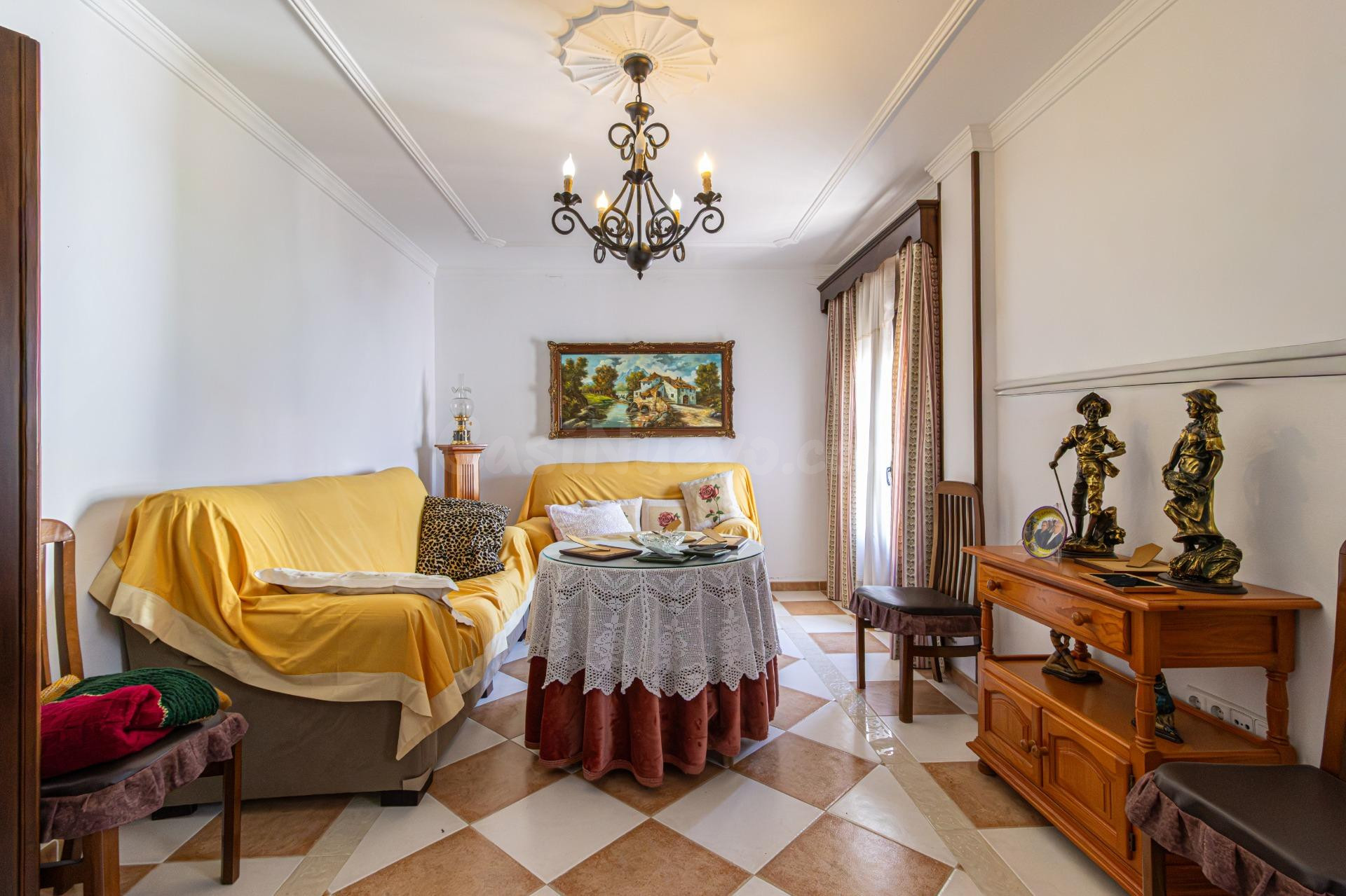 ESTUPENDA CASA EN PATERNA DE RIVERA