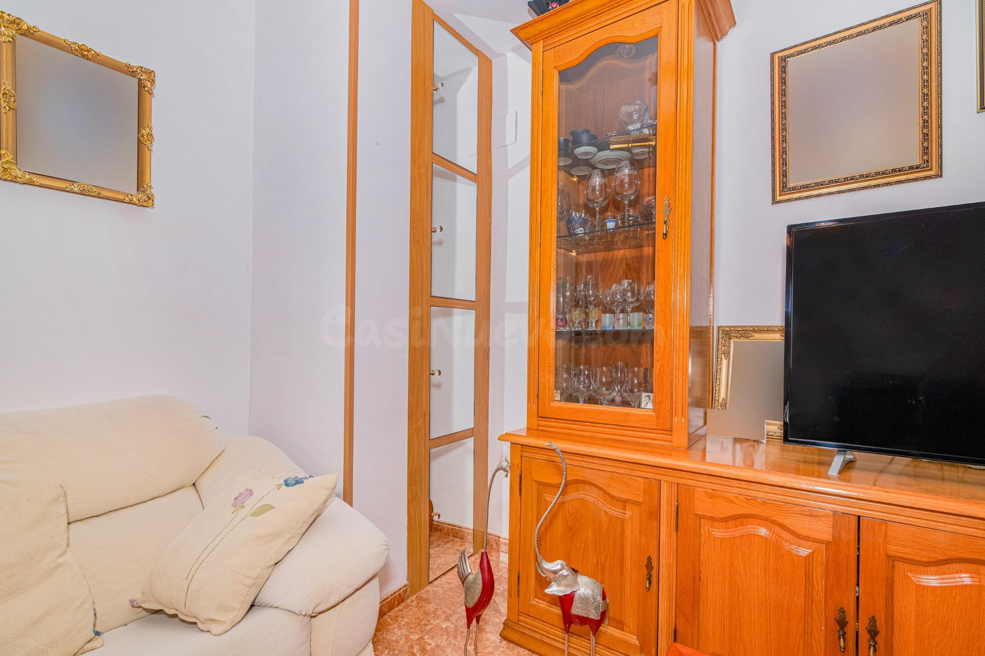 Casa PAREADA en venta en Alomartes | Amplia, eficiente y tot - foto 4