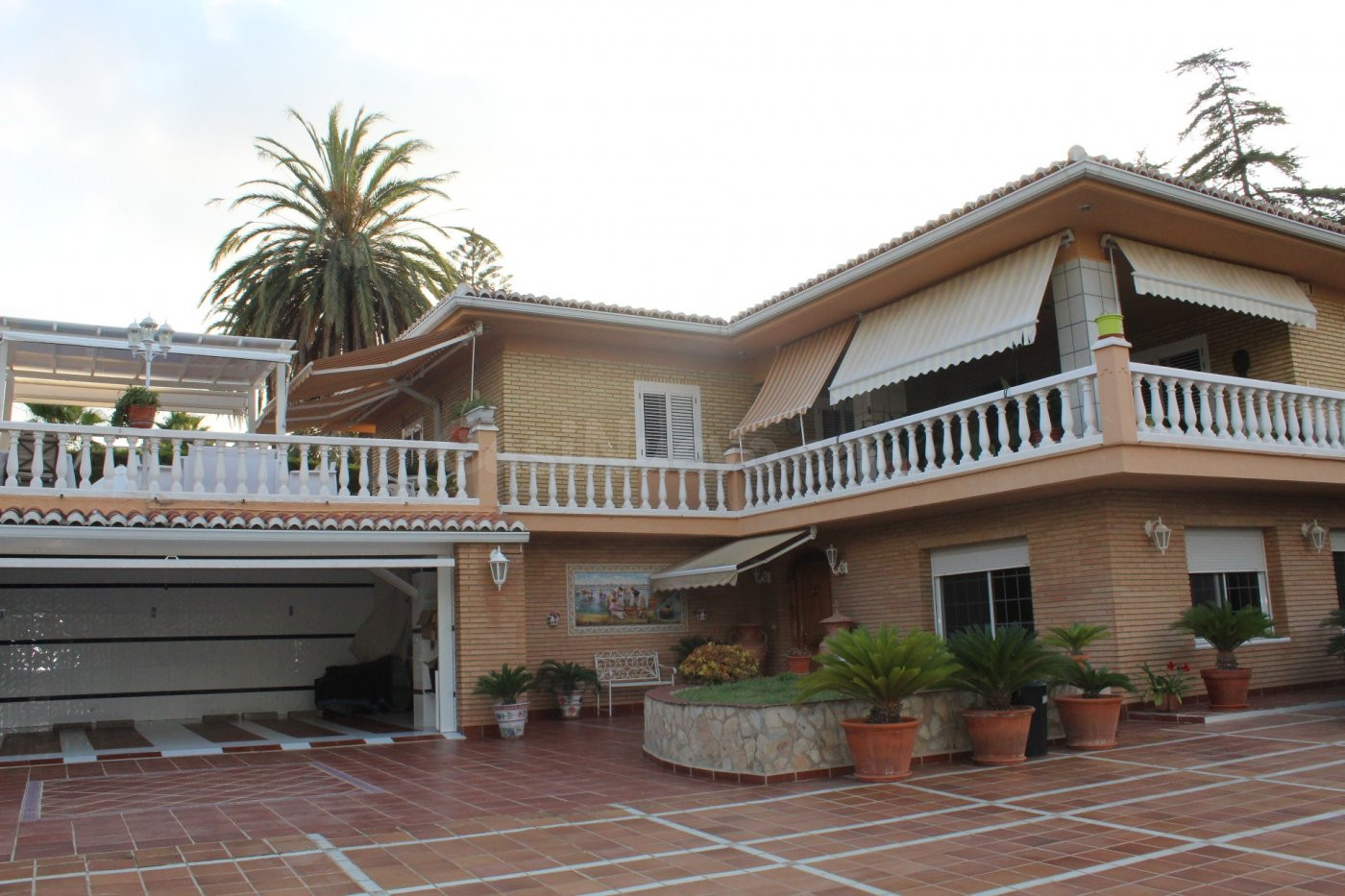 SE VENDE ESPECTACULAR CHALET EN URBANIZACIÓN EL TANCAT DEL A - foto 4