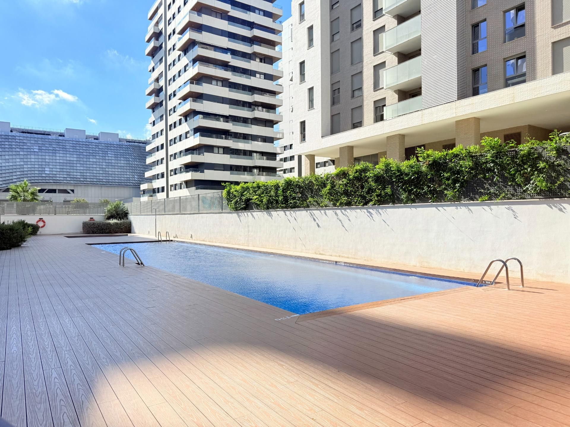 SE ALQUILA PISO A ESTRENAR EN RESIDENCIAL DE LUJO - foto 4