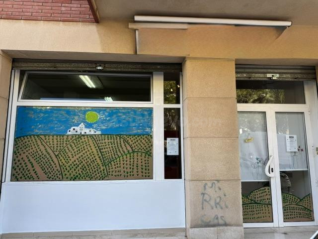 LOCAL COMERCIAL EN LOS CLOSOS APTO PARA MUCHOS USOS