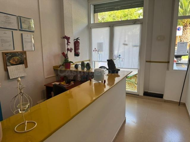 LOCAL COMERCIAL EN LOS CLOSOS APTO PARA MUCHOS USOS - foto 4