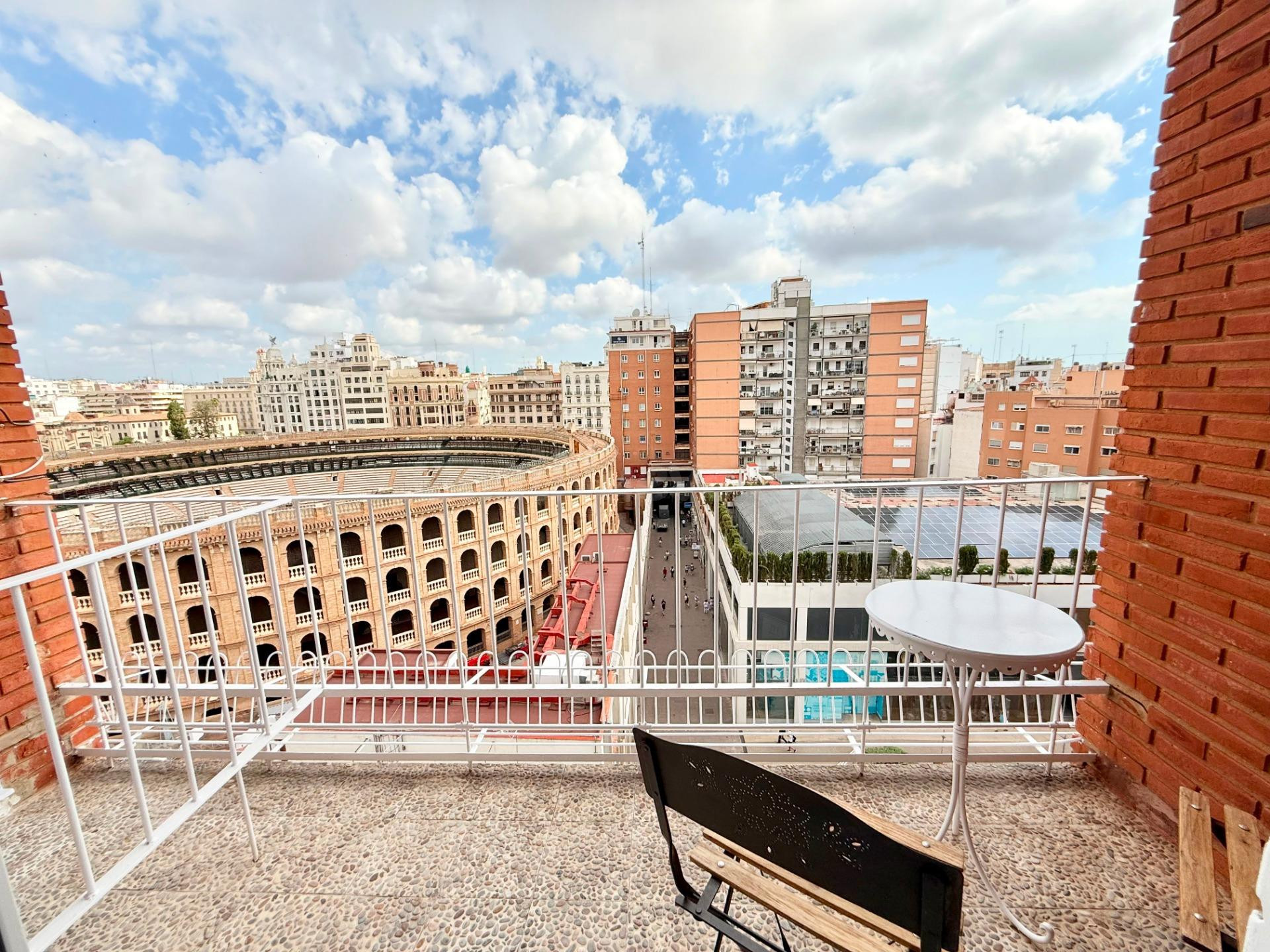 ALQUILER DE VIVIENDA REFORMADA A ESTRENAR EN PLENO CENTRO DE - foto 2