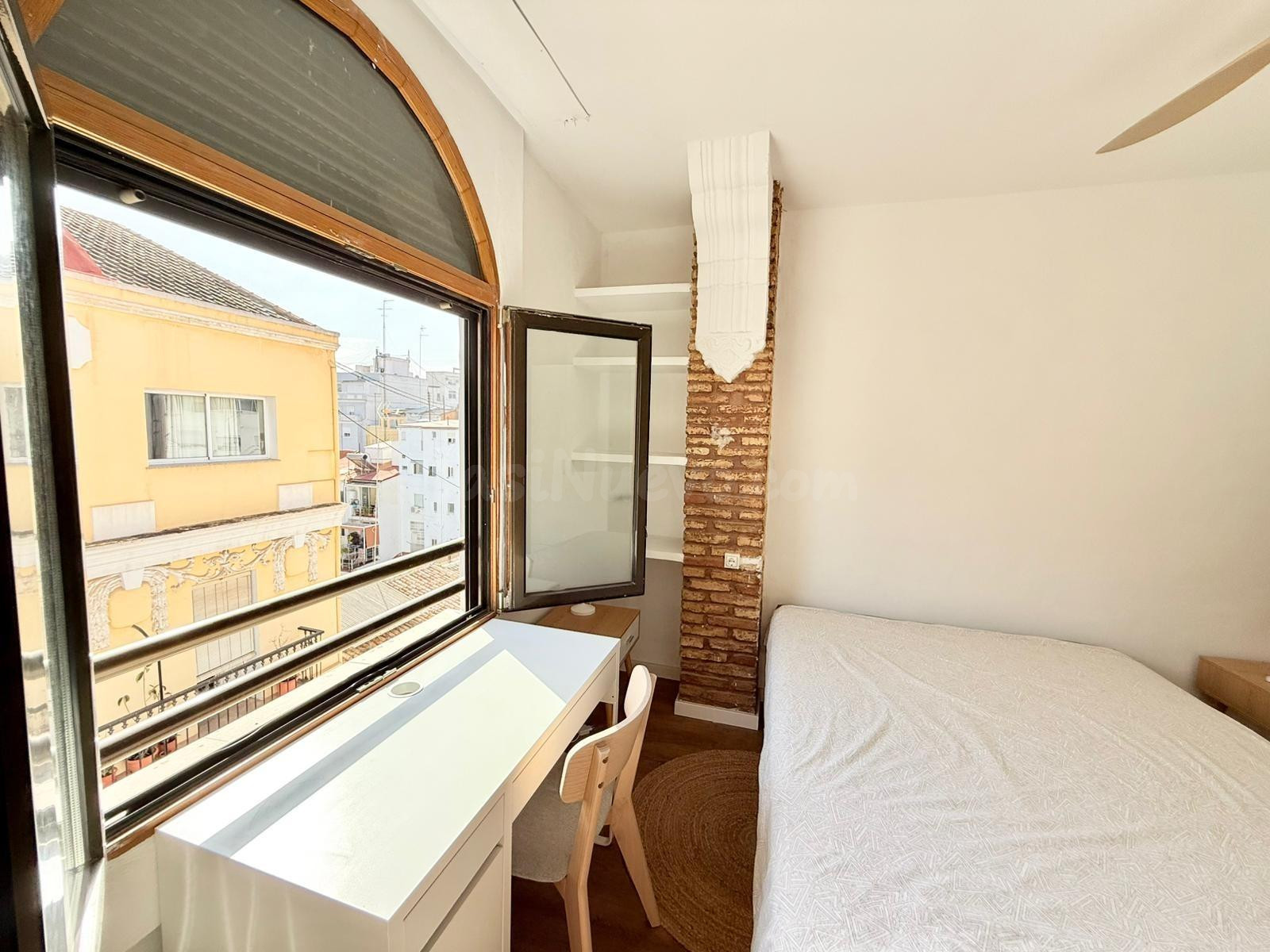 ALQUILER DE ÁTICO CON TERRAZA EN CALLE PINTOR VILA PRADES - foto 5