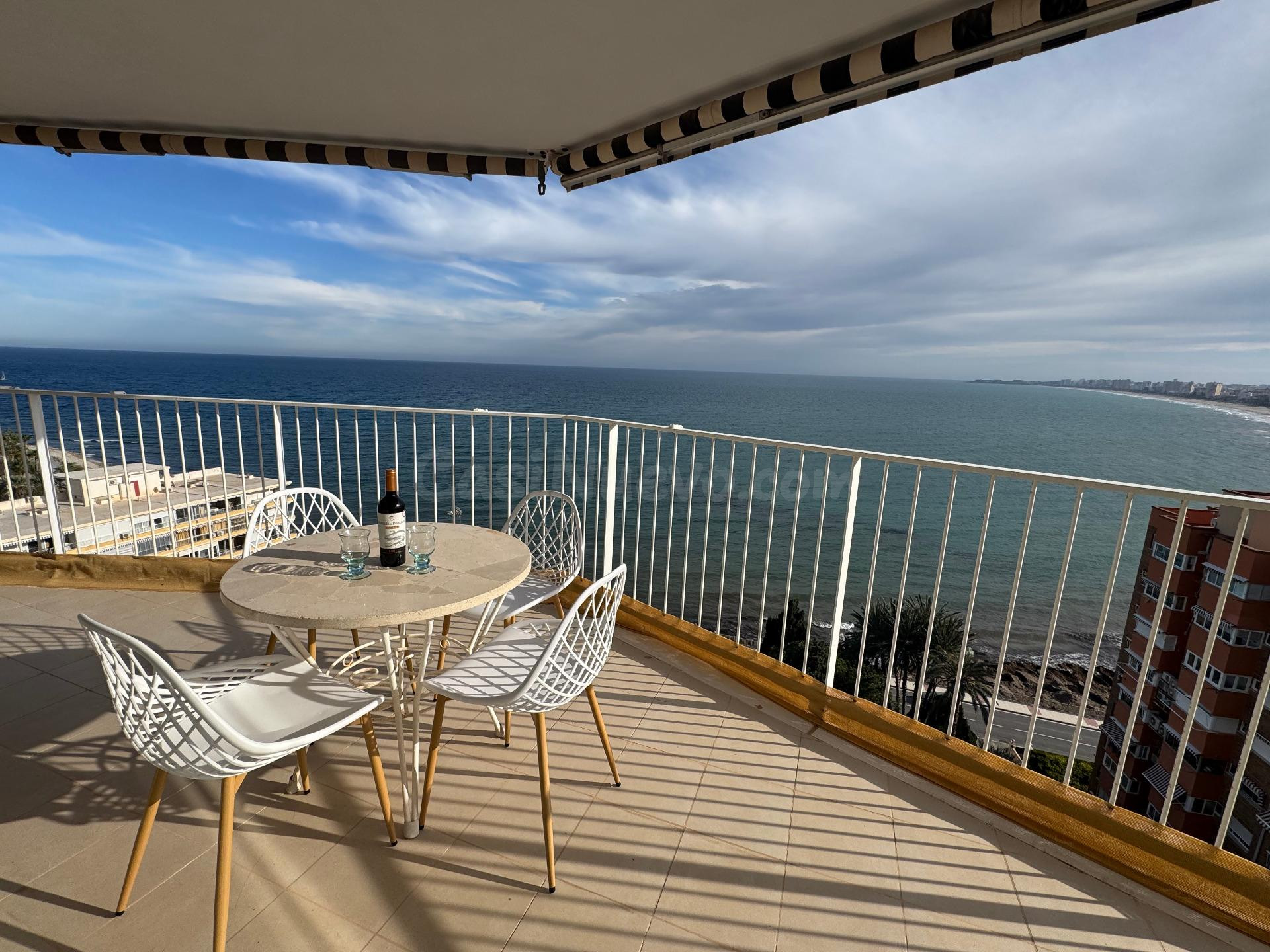 Vistas al mar privilegiadas y encanto costero en El Rincón d