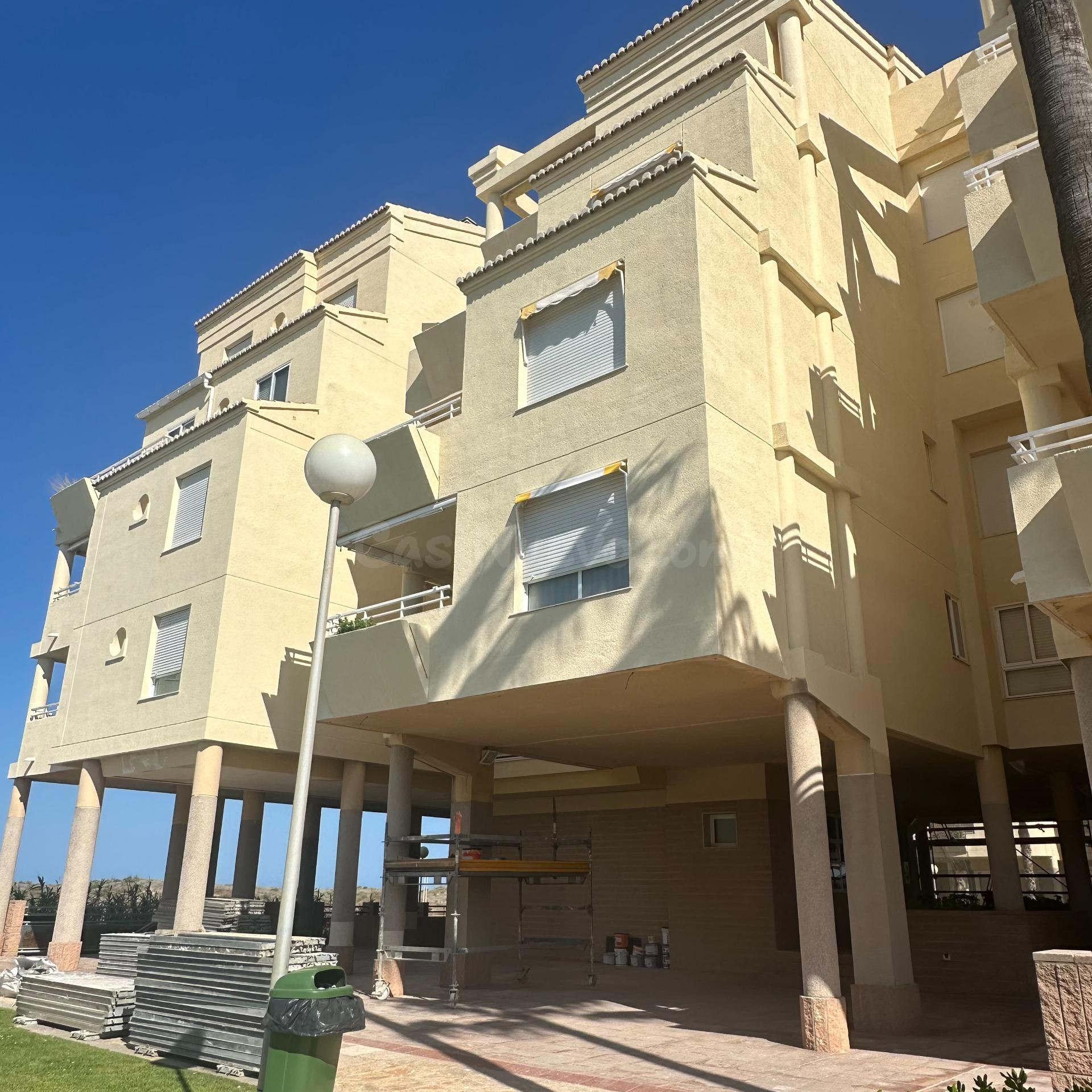 APARTAMENTO EN VENTA EN URBANIZACIÓN PLAYAS DE CIVISA - foto 3