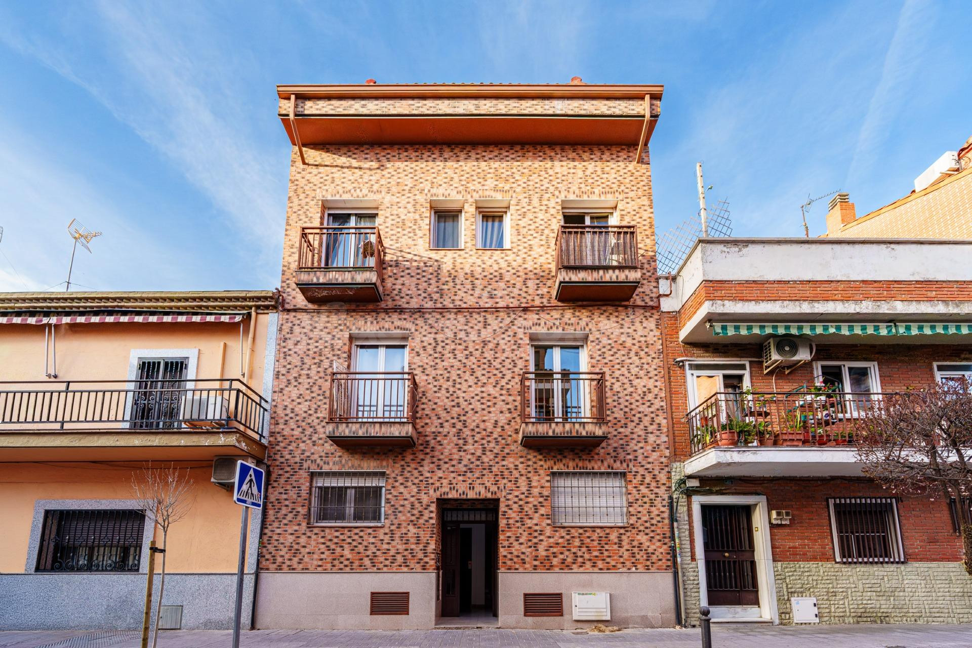 Edificio íntegro en venta en San Fernando de Henares, Madrid