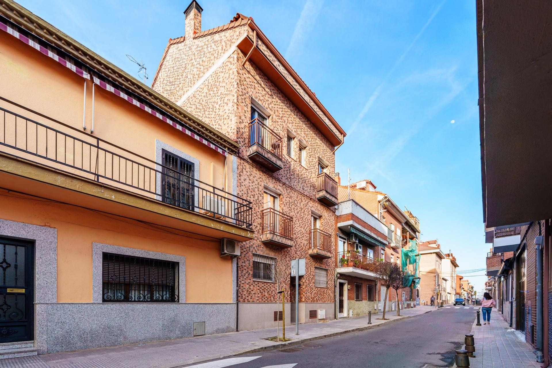 Edificio íntegro en venta en San Fernando de Henares, Madrid - foto 2