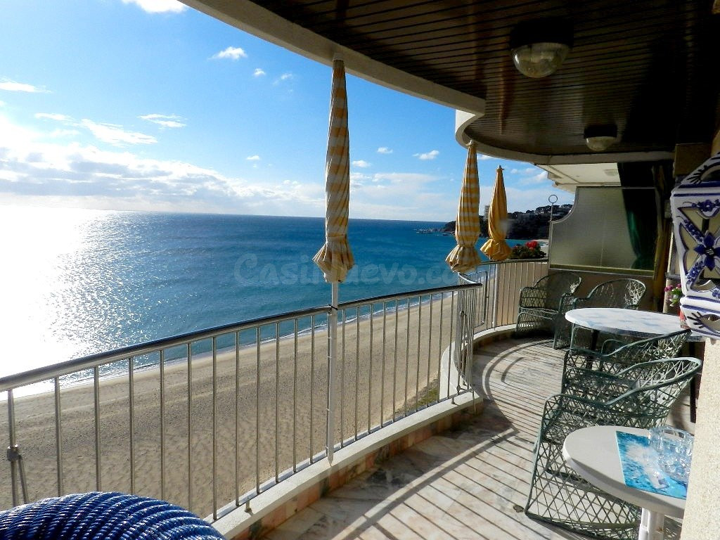 Atico dúplex en primera línea de la playa de Sant Antoni de  - foto 2